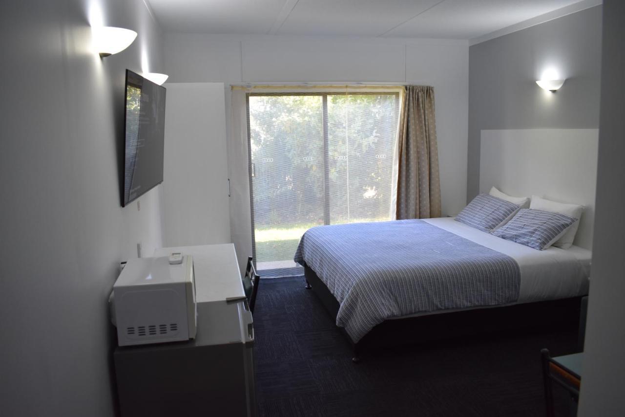 Riviana Motel Deniliquin Exteriör bild