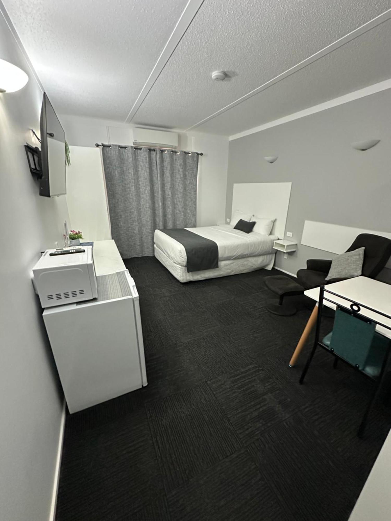 Riviana Motel Deniliquin Exteriör bild